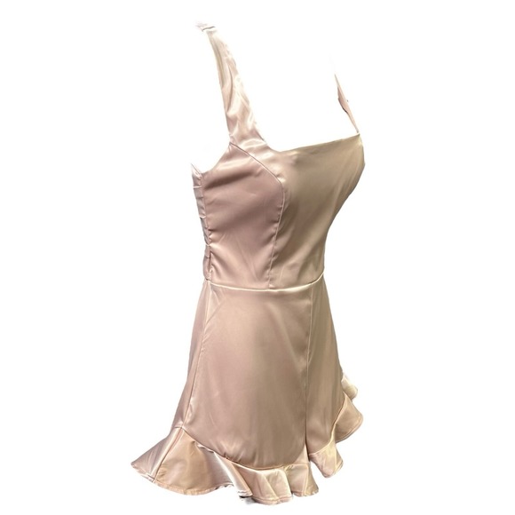 Privy Romper SIze M Light Pink‎ Sleeveless Ruffled Padded Bust Satin Silky NEW - Picture 4 of 14